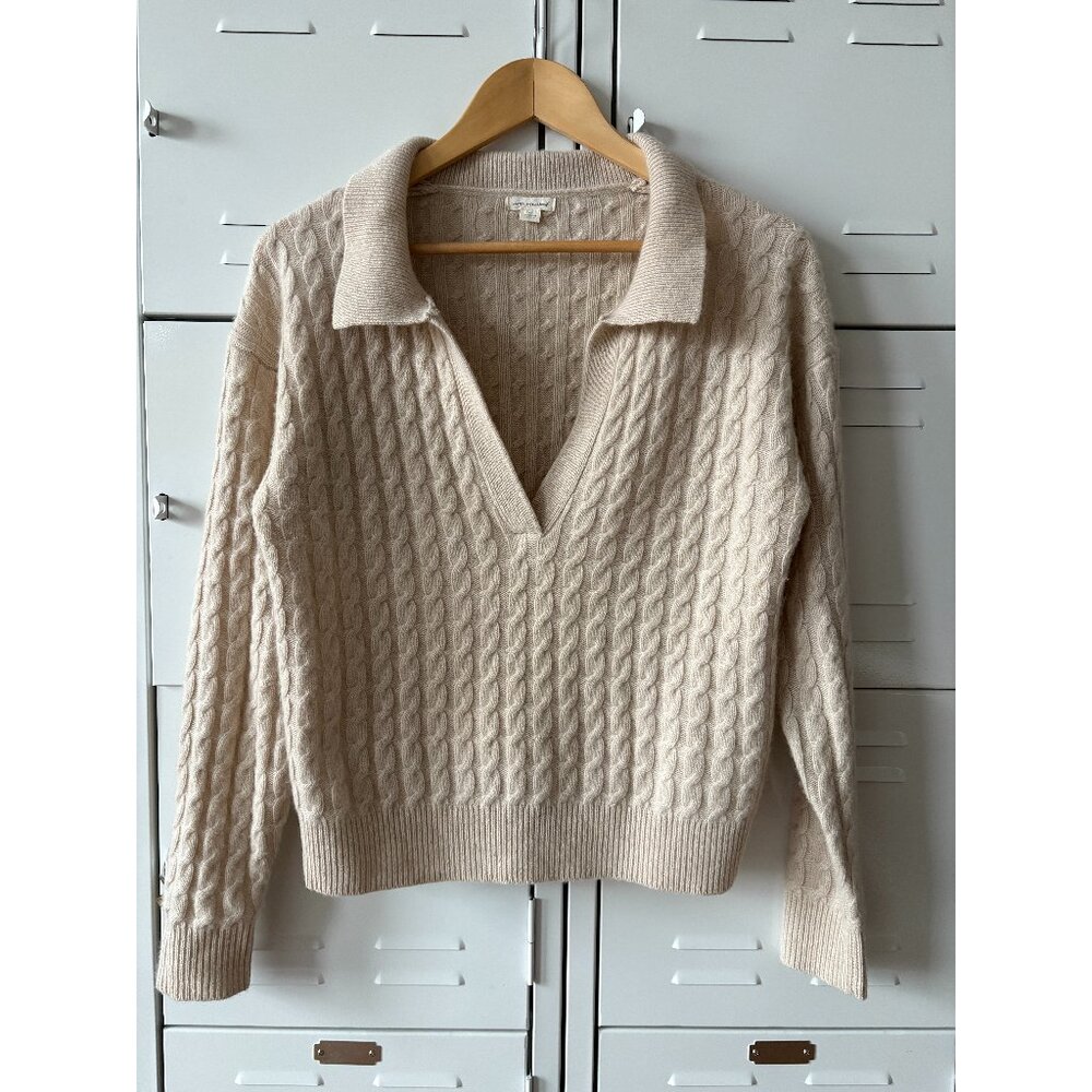 Cable knit v-neck Softest cashmere with natural collar